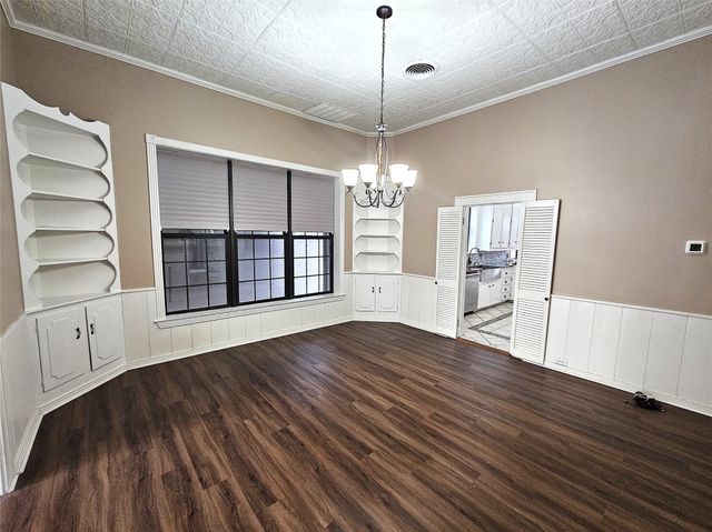 511 E Farrar Street, Groesbeck, TX 76642