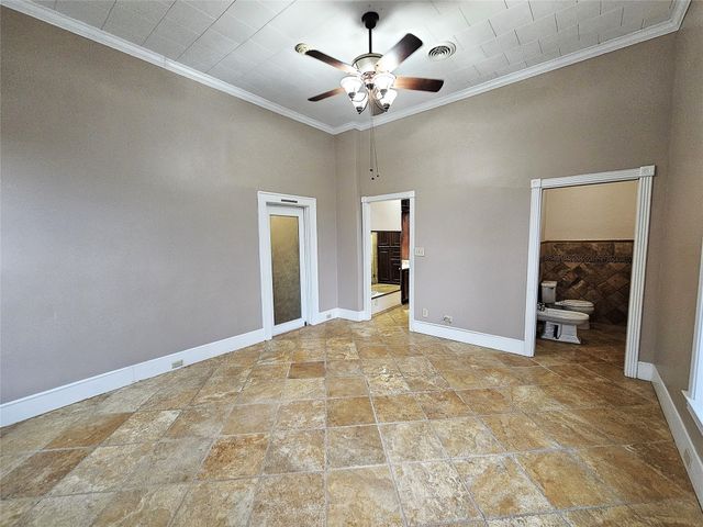 511 E Farrar Street, Groesbeck, TX 76642