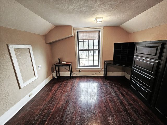 511 E Farrar Street, Groesbeck, TX 76642