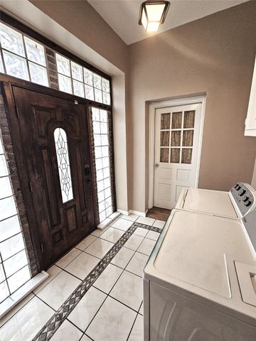 511 E Farrar Street, Groesbeck, TX 76642