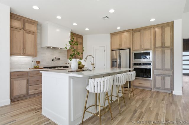 13645 S 20th Place E, Bixby, OK 74008