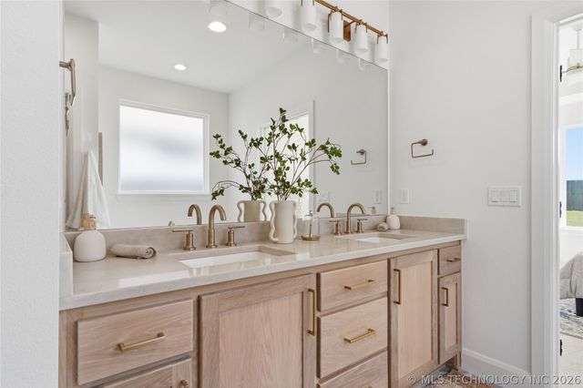 13645 S 20th Place E, Bixby, OK 74008