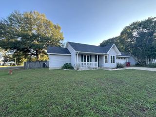 519 White Oak Lane, Crestview, FL 32539