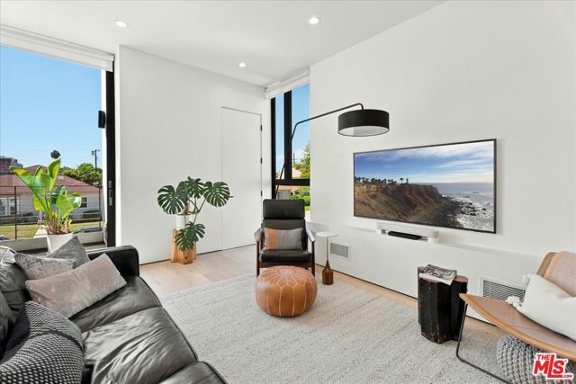 6077 Horner Street, Los Angeles, CA 90035