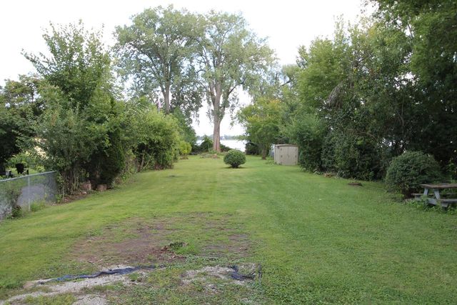 25513 W Loomis ROAD, Waterford, WI 53185
