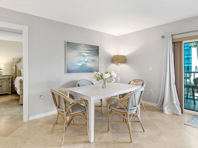 800 BENJAMIN FRANKLIN DRIVE 304, Sarasota, FL 34236