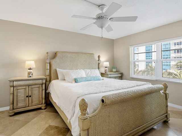 800 BENJAMIN FRANKLIN DRIVE 304, Sarasota, FL 34236