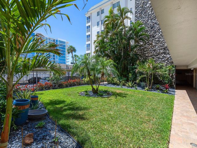 800 BENJAMIN FRANKLIN DRIVE 304, Sarasota, FL 34236