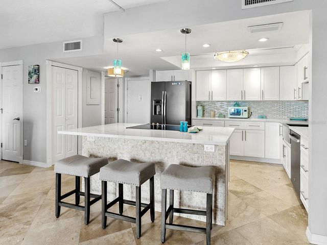 800 BENJAMIN FRANKLIN DRIVE 304, Sarasota, FL 34236