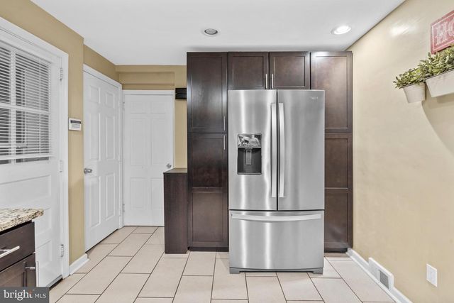 416 GLENDALE CIR, Springfield, PA 19064