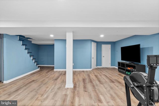 416 GLENDALE CIR, Springfield, PA 19064