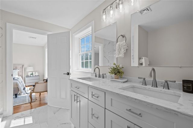 2 Old County Village Road A, Smithfield, RI 02917