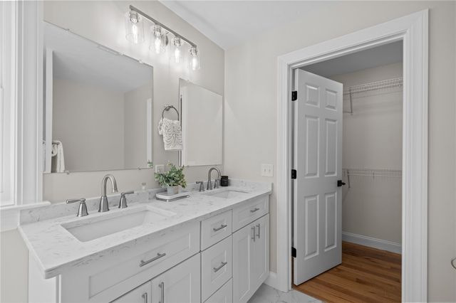 2 Old County Village Road A, Smithfield, RI 02917