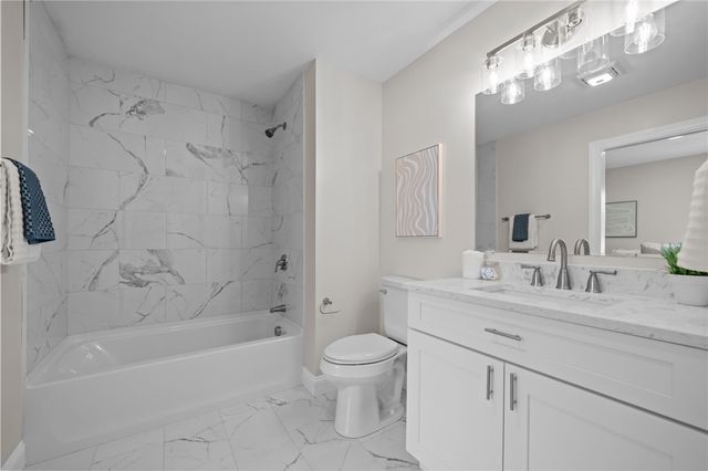 2 Old County Village Road A, Smithfield, RI 02917