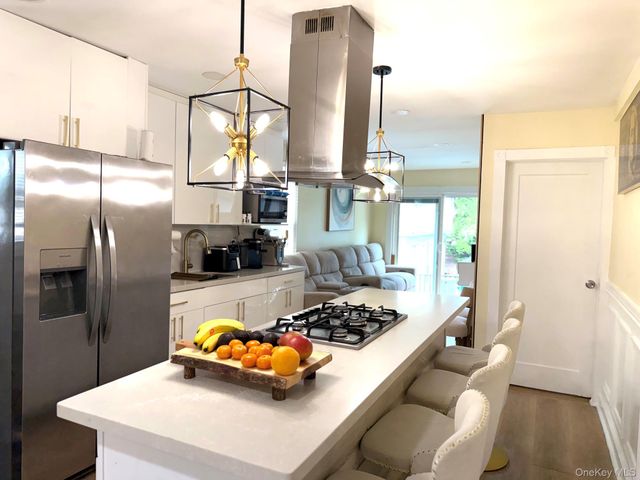29 Cambridge 01, Valley Stream, NY 11581