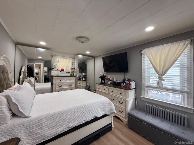 29 Cambridge 01, Valley Stream, NY 11581