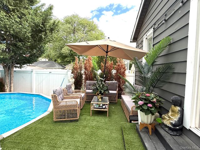 29 Cambridge 01, Valley Stream, NY 11581