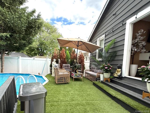29 Cambridge 01, Valley Stream, NY 11581