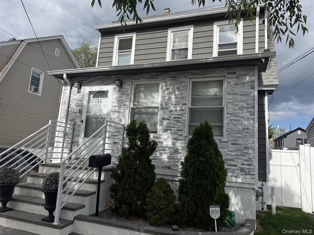 29 Cambridge 01, Valley Stream, NY 11581