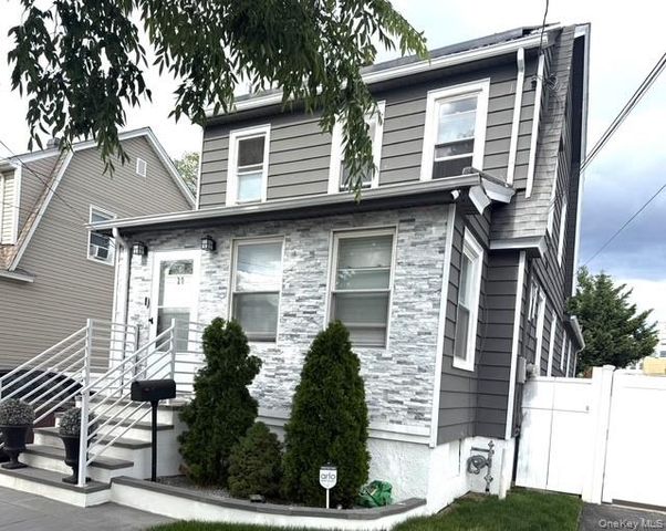 29 Cambridge 01, Valley Stream, NY 11581
