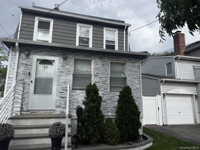 29 Cambridge 01, Valley Stream, NY 11581