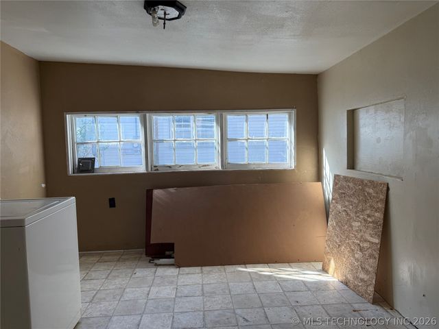 512 E 8th Street, Coffeyville, KS 67337