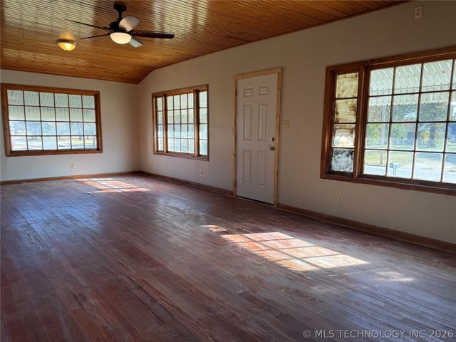 512 E 8th Street, Coffeyville, KS 67337