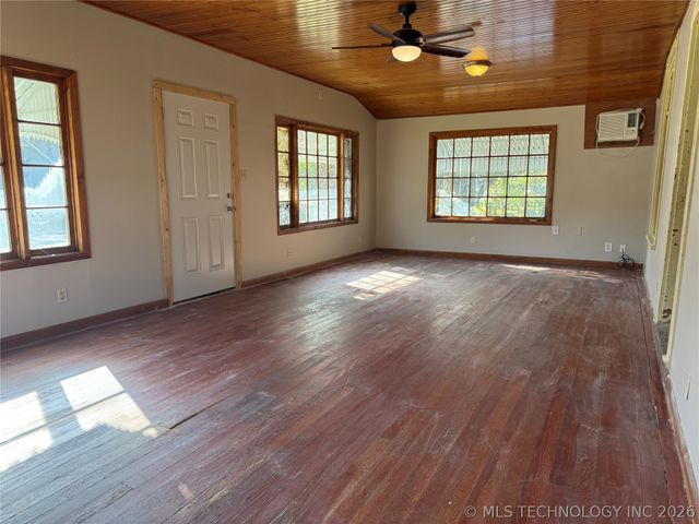 512 E 8th Street, Coffeyville, KS 67337