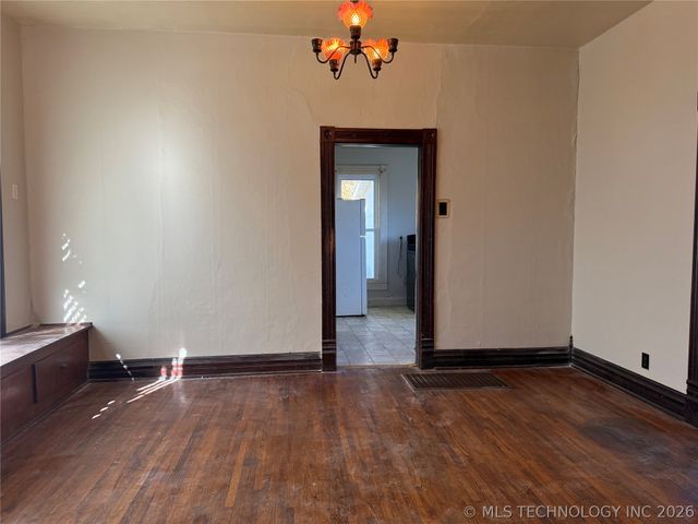 512 E 8th Street, Coffeyville, KS 67337