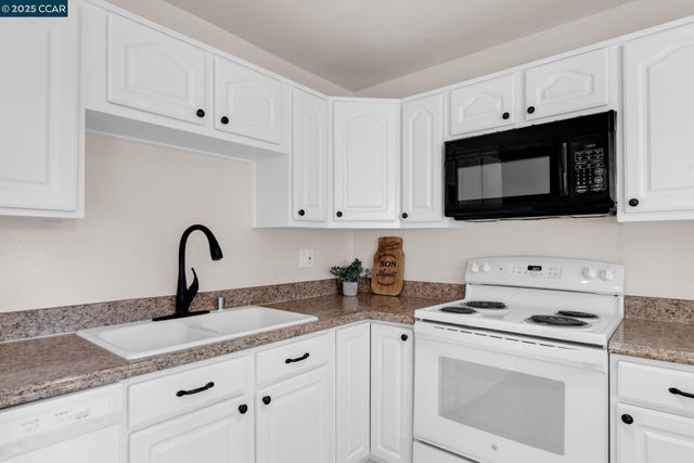 4141 Rita Dr, Martinez, CA 94553