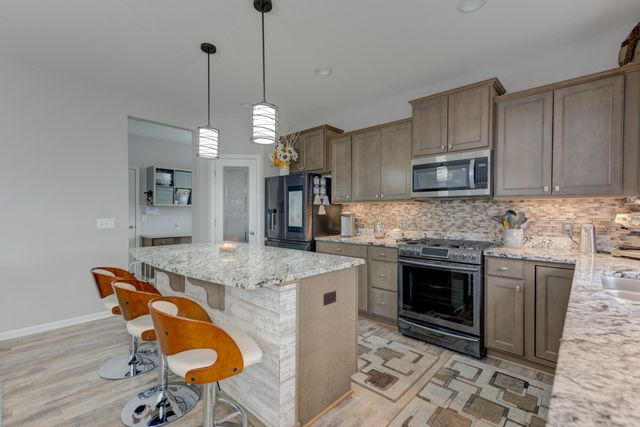 20779 Greenwood Avenue, Lakeville, MN 55044