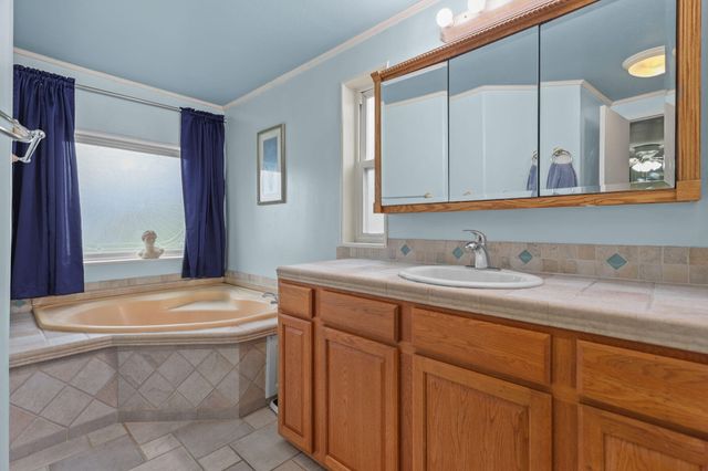 22555 E Elk Trail, Redding, CA 96003