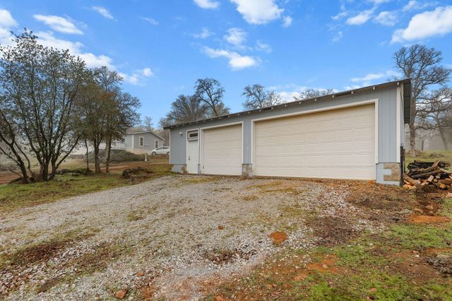 22555 E Elk Trail, Redding, CA 96003