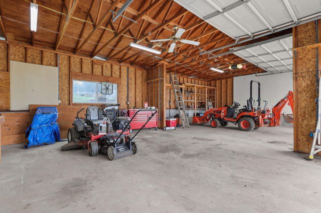 22555 E Elk Trail, Redding, CA 96003