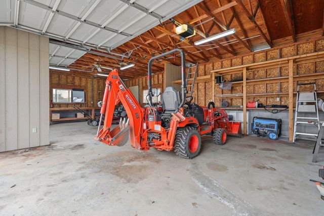 22555 E Elk Trail, Redding, CA 96003