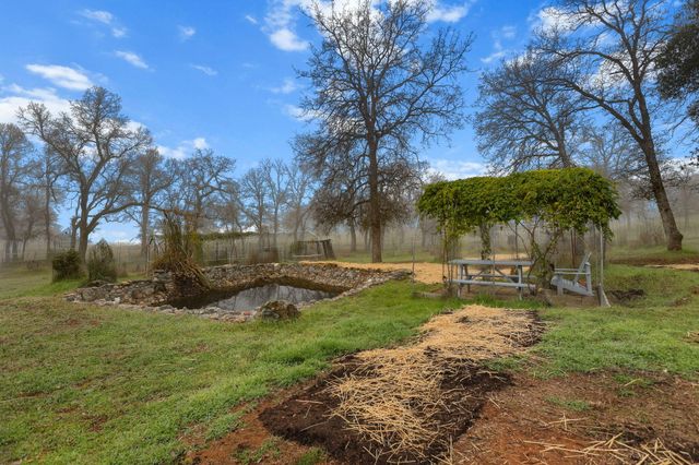 22555 E Elk Trail, Redding, CA 96003