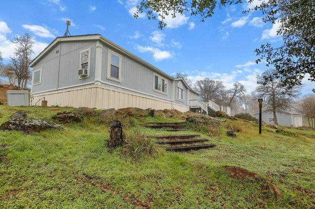 22555 E Elk Trail, Redding, CA 96003