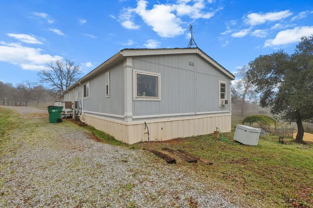 22555 E Elk Trail, Redding, CA 96003