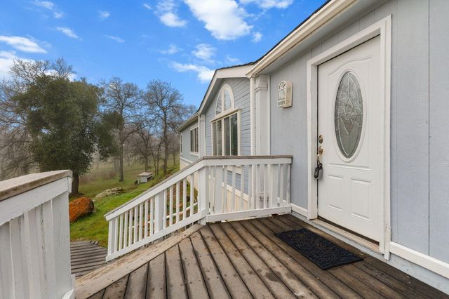 22555 E Elk Trail, Redding, CA 96003