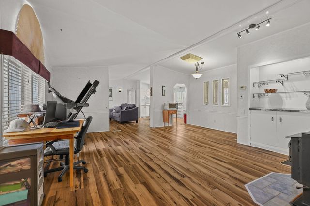 22555 E Elk Trail, Redding, CA 96003