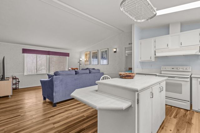 22555 E Elk Trail, Redding, CA 96003