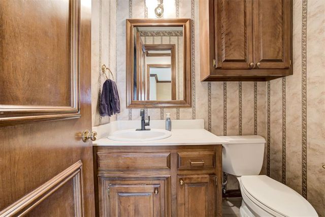 1300 Eagle Drive, Edmond, OK 73034