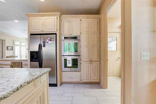 1300 Eagle Drive, Edmond, OK 73034