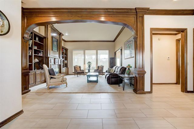 1300 Eagle Drive, Edmond, OK 73034