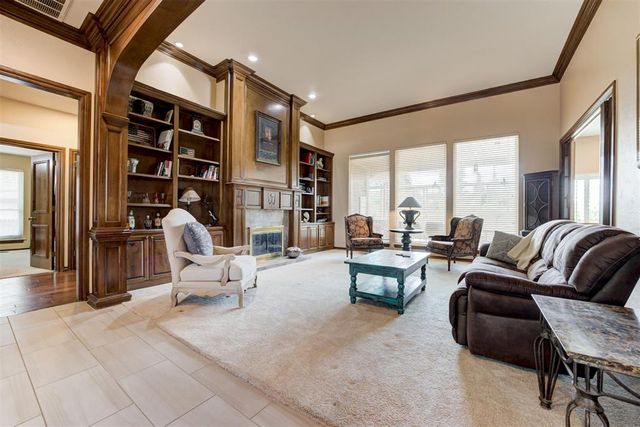 1300 Eagle Drive, Edmond, OK 73034