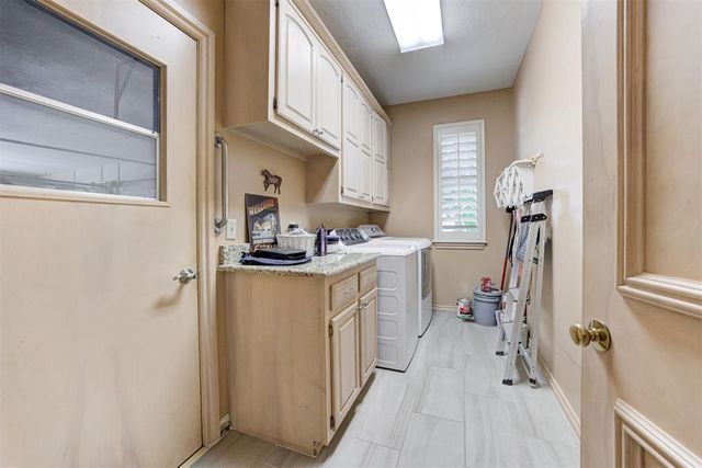 1300 Eagle Drive, Edmond, OK 73034