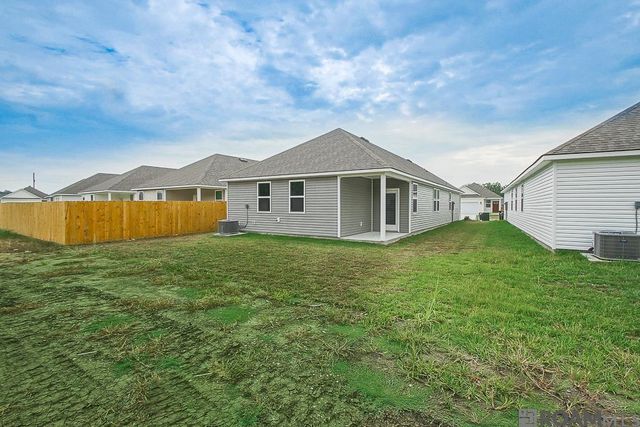 945 Drago Ln, Baton Rouge, LA 70820