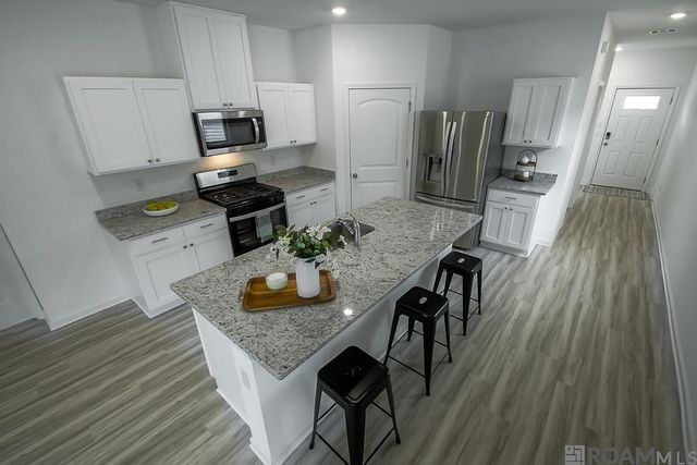 945 Drago Ln, Baton Rouge, LA 70820