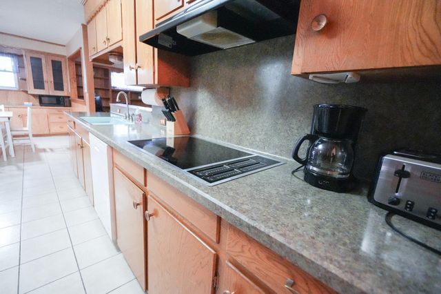 1702 Ivie Lee Street, Baytown, TX 77520