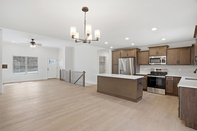 4905 S SCOTT BLVD, Columbia, MO 65203
